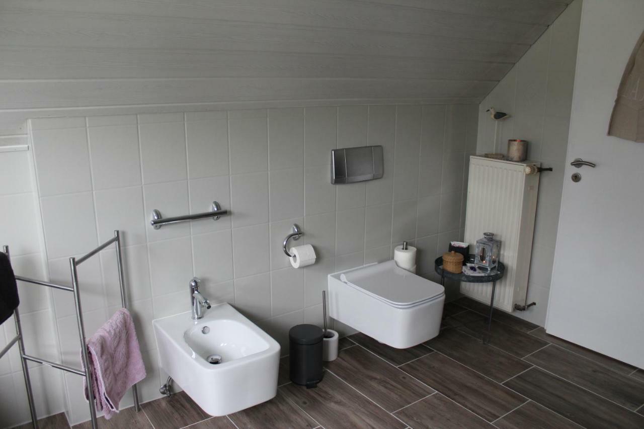 Ferienwohnung Im Tuermchen Oberfell Exterior foto
