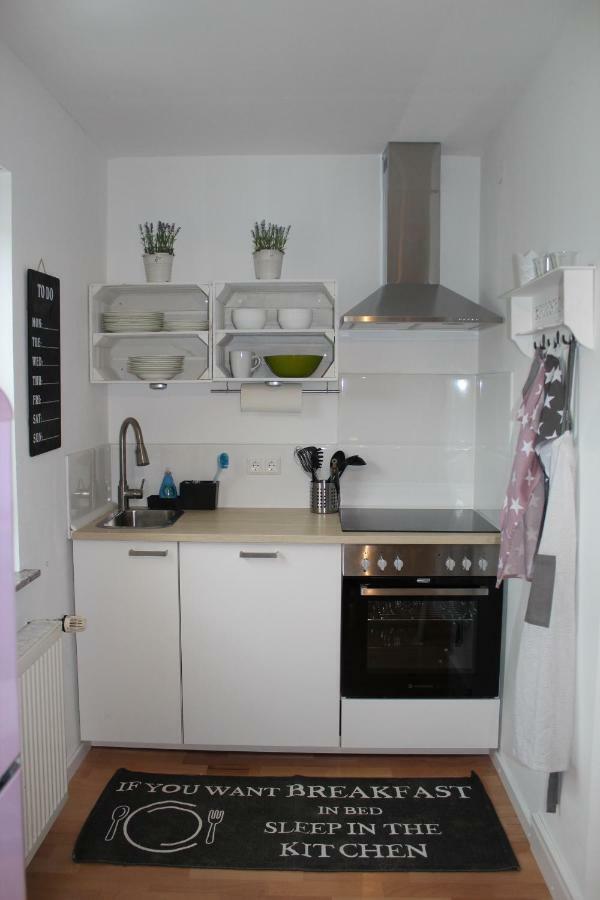 Ferienwohnung Im Tuermchen Oberfell Exterior foto