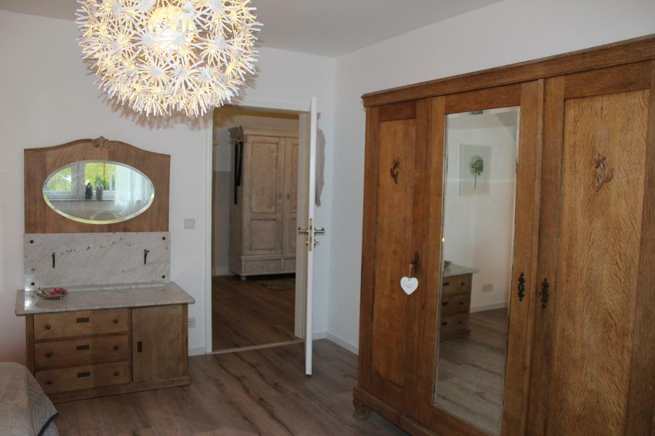 Ferienwohnung Im Tuermchen Oberfell Exterior foto
