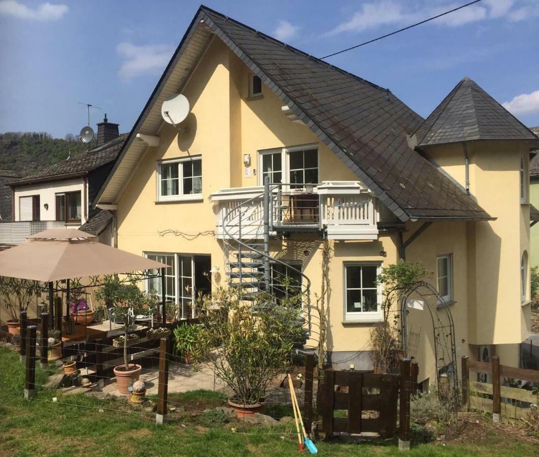 Ferienwohnung Im Tuermchen Oberfell Exterior foto